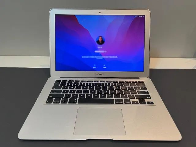 MacBook Air 13インチ 2015 (128GB) Apple MacBook Air with Intel Core i5, 1.6GHz, (13-inch, 4GB