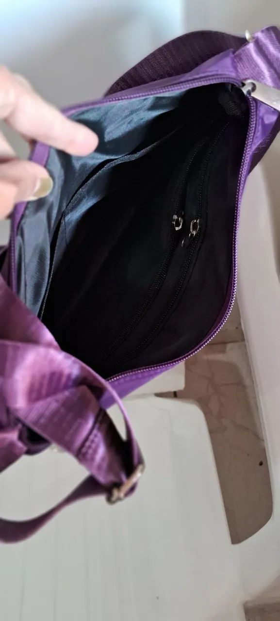 Bolsa de ombro roxa com detalhes - Foto 4