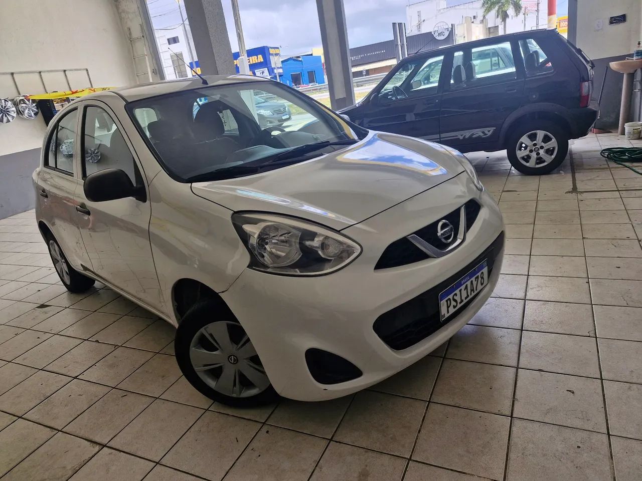 Nissan March 2016