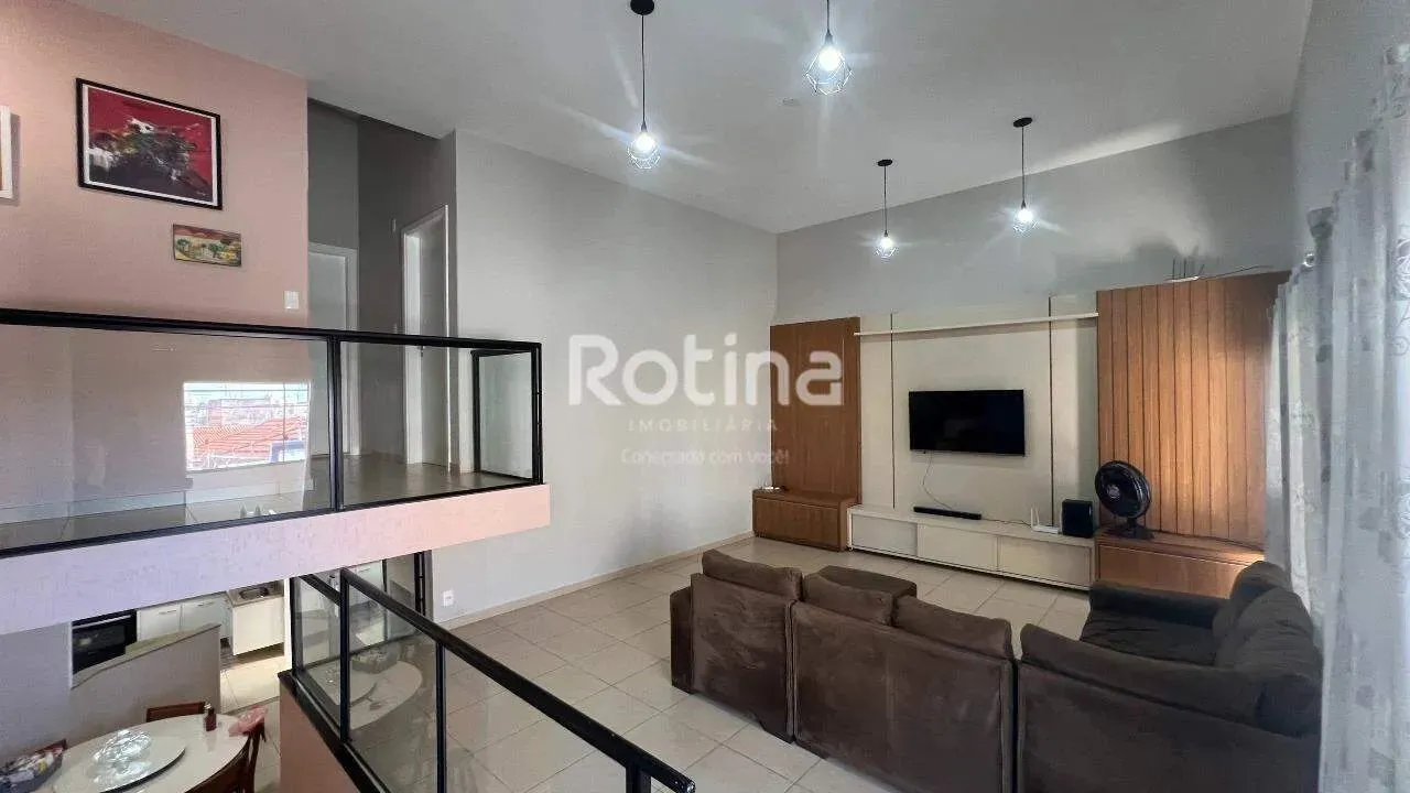 Casa Sobrado à venda, 3 quartos, Centro - Uberlândia/MG - Rotina Imobiliária