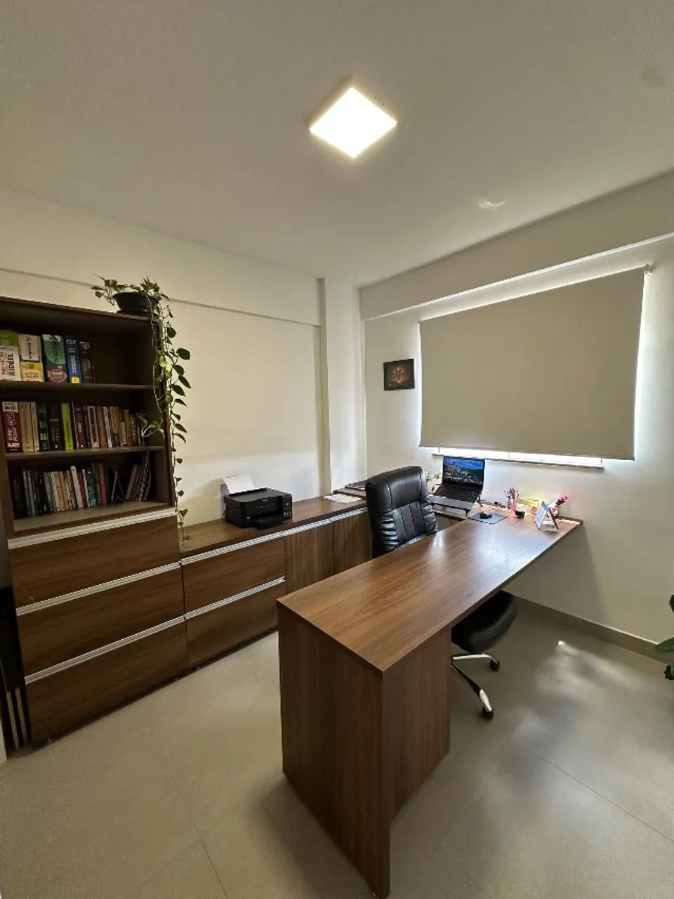 Mesa e armário escritório  - Foto 2