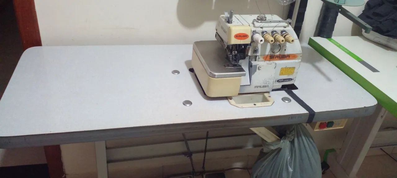 Máquina de Overlock Siruba  - Foto 2