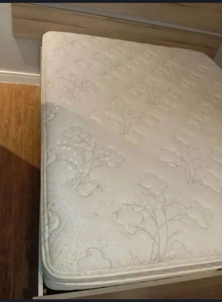 Colchão Queen com Detalhes Florais - Foto 2