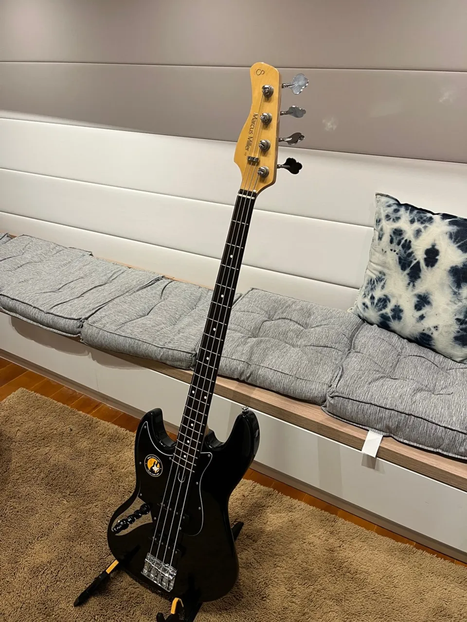 Baixo Marcus Miller V3