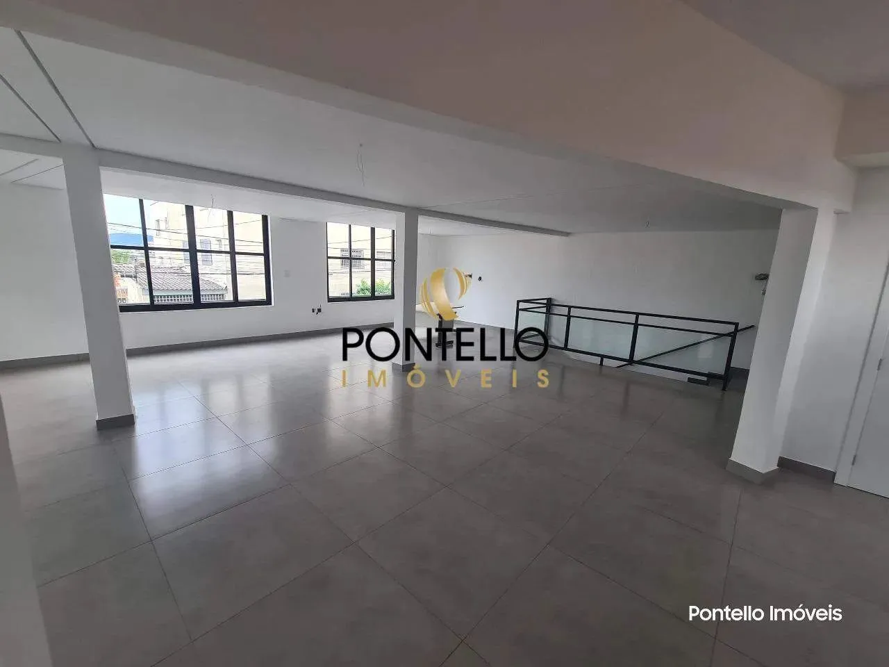 Sala Comercial para Aluguel no Bairro Alto Caiçara 160m², Reformada e Completa