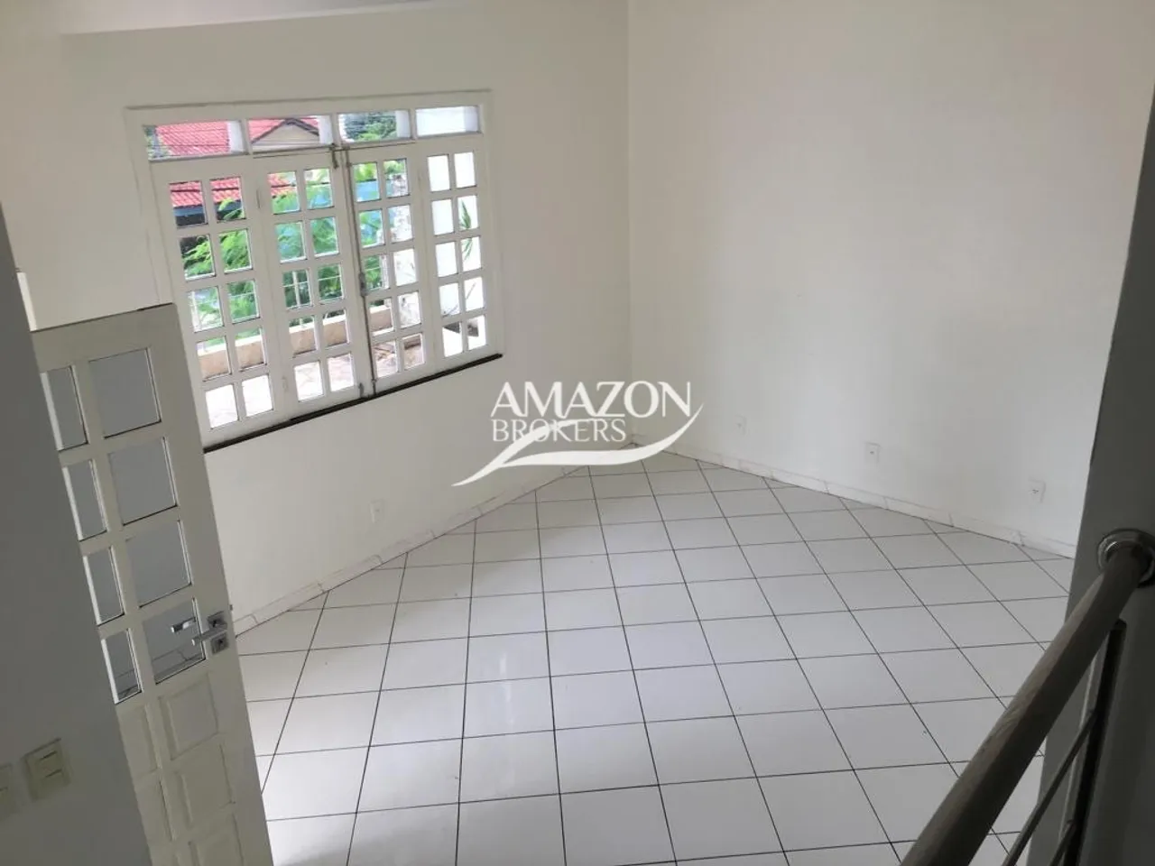 Vieiralves - 375 m2 - 04 suítes - Casa comercial ou residencial - Alugo