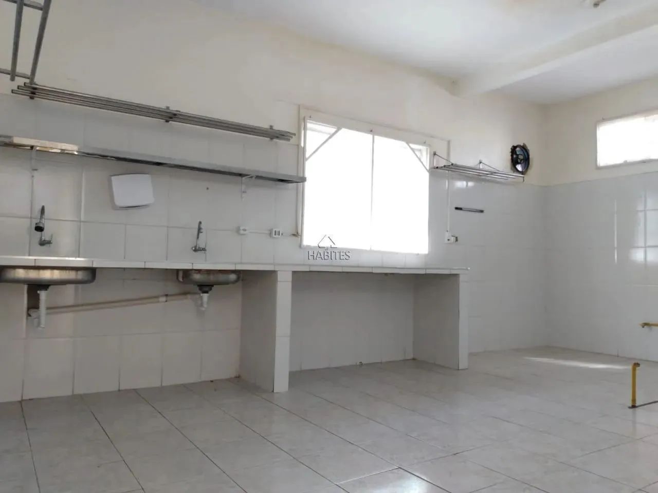 Locação de Comercial / Ponto Comercial na cidade de Botucatu - Foto 2