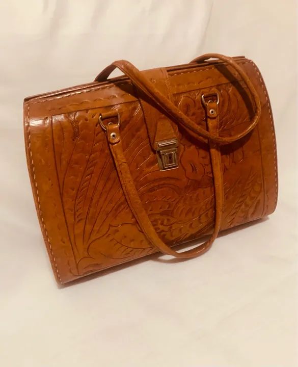 Maleta / Bolsa em couro trabalhado -Vintage  - Foto 3