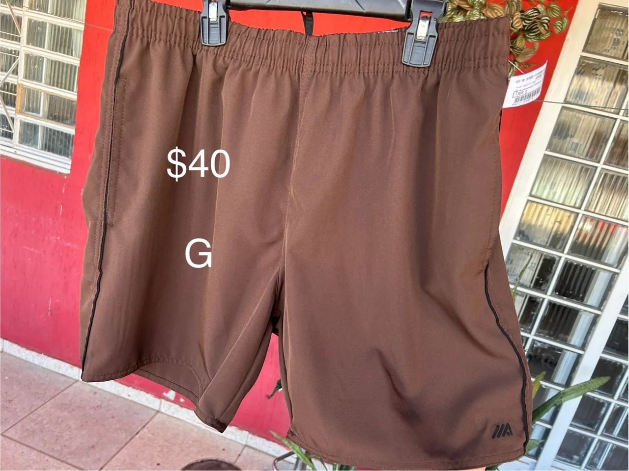 Shorts novos Preto e Marrom C&A- M e G - Foto 2