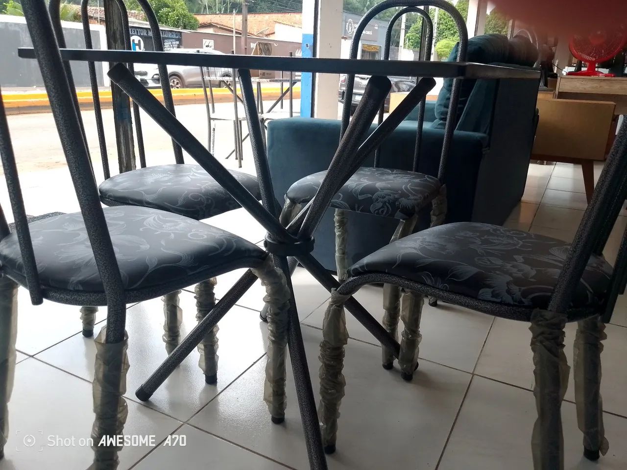 Conjunto de Mesa de Jantar com 4 Cadeiras entrega e montagem grátis - Foto 3