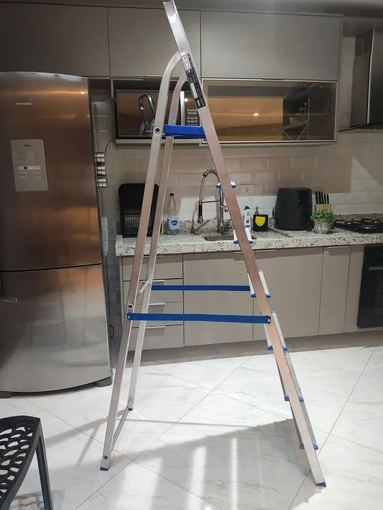 Escada de alumínio Mor 7 degraus - Foto 2