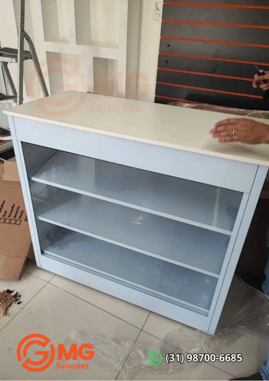 Balcão Vitrine de Aço Branco