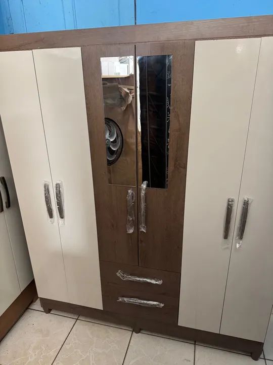 Guarda-Roupa 6 Portas Amadeirado