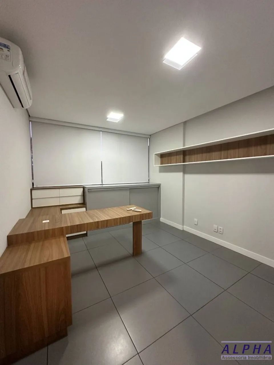 Sala mobiliada, climatizada, face sombra, 1 vaga - Foto 4