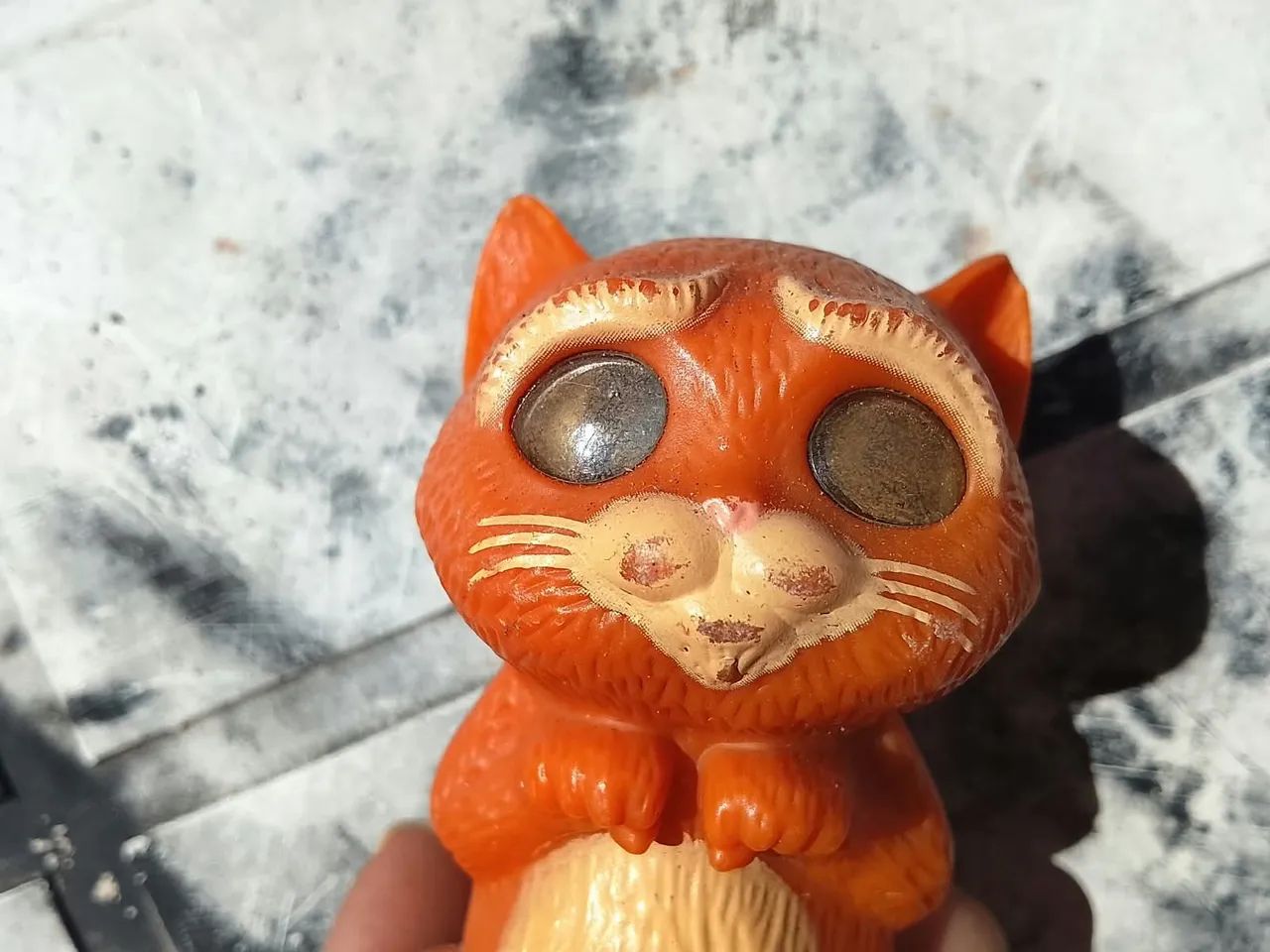 BONECA COM CADEIRINHA + GATO DE BOTAS  - Foto 3
