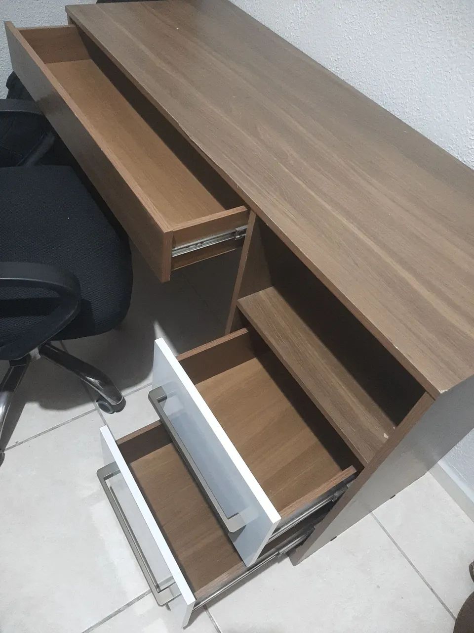 Escrivaninha em ótimo estado - Foto 2