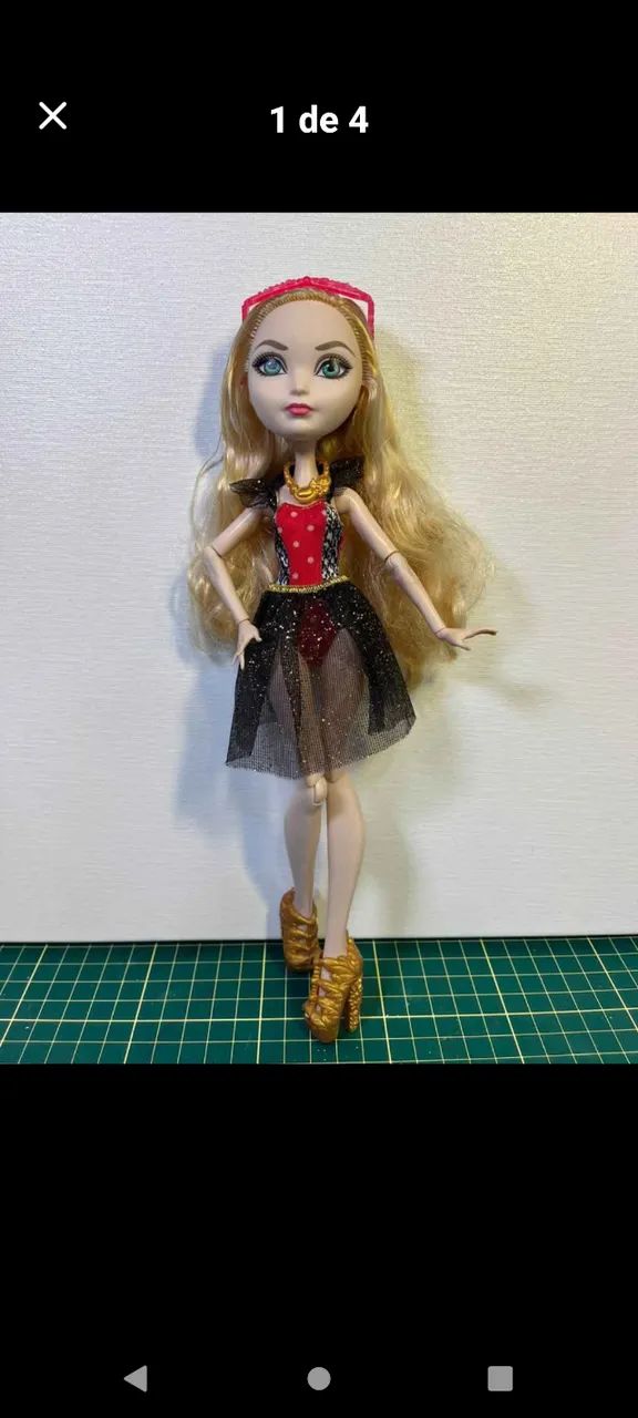 Boneca Ever After High Mirror Beach Apple White