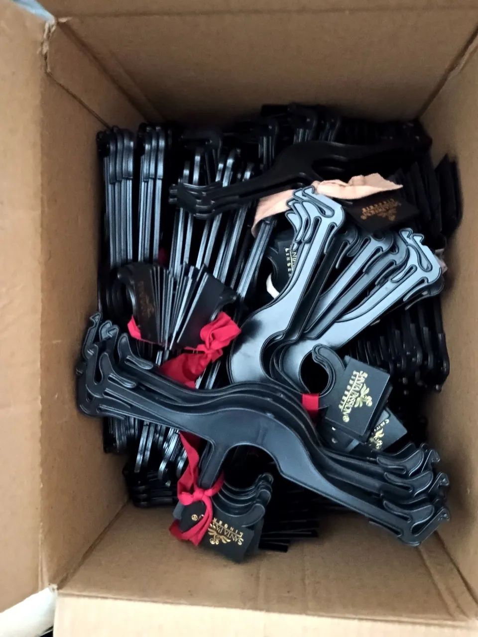Cabides para lingeries grande e pequeno 