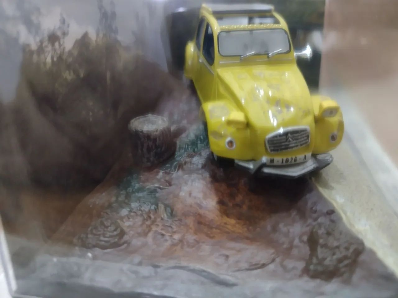 Coleção James Bond 007 - Miniatura Citroen 2 CV - Foto 2