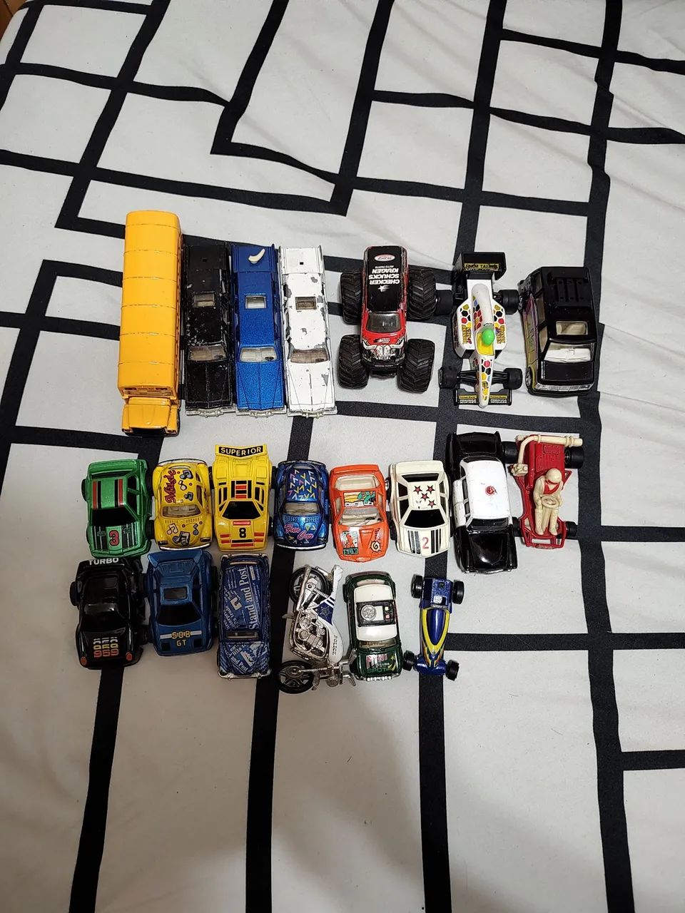 Coleção lote 21 miniaturas carrinhos anos 80 e 90 sunnyside, variados sortidos 1/64 não hw