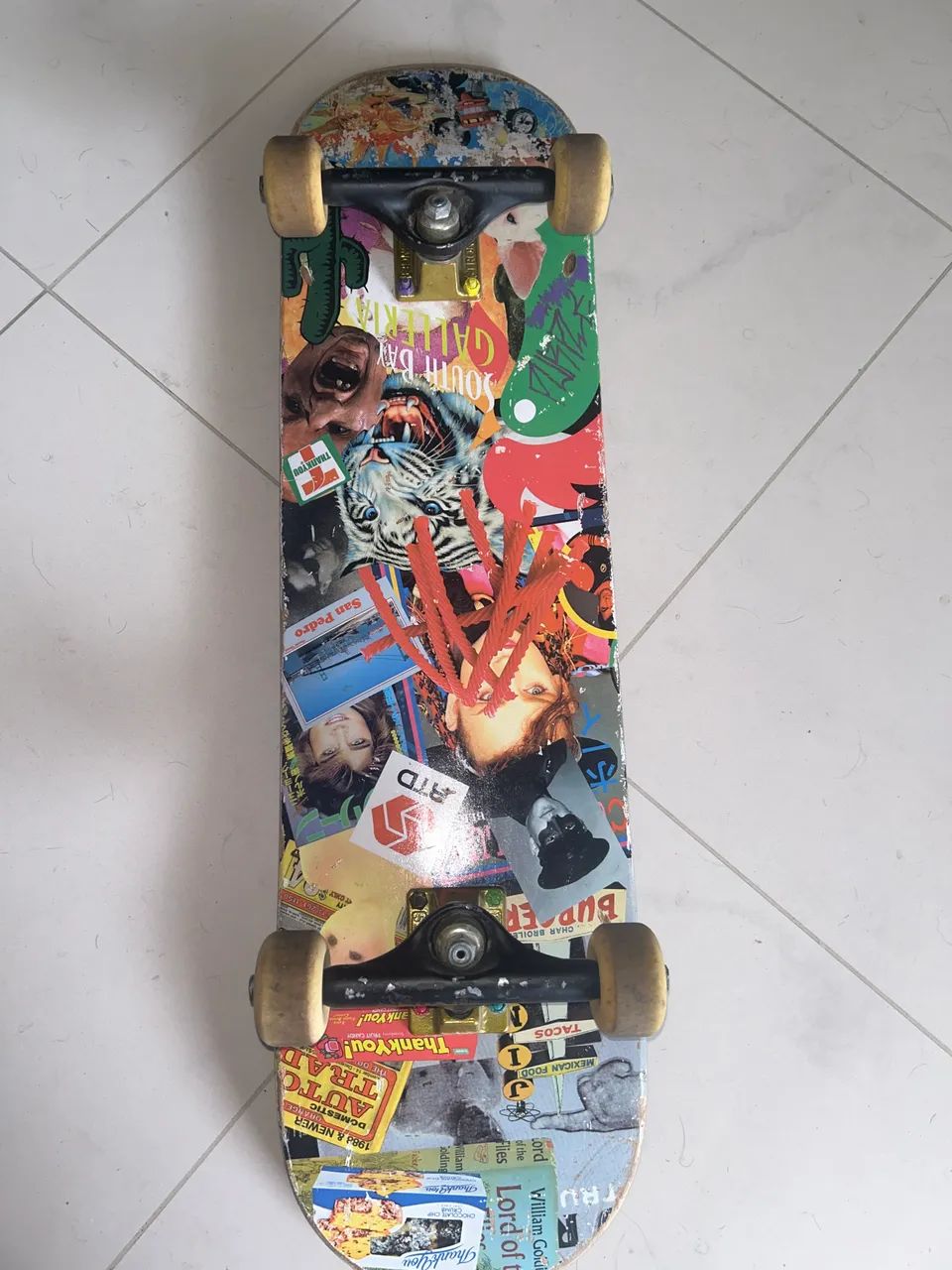 Skate 8.0 completo ? Truck Stronger + Rolamento Bones