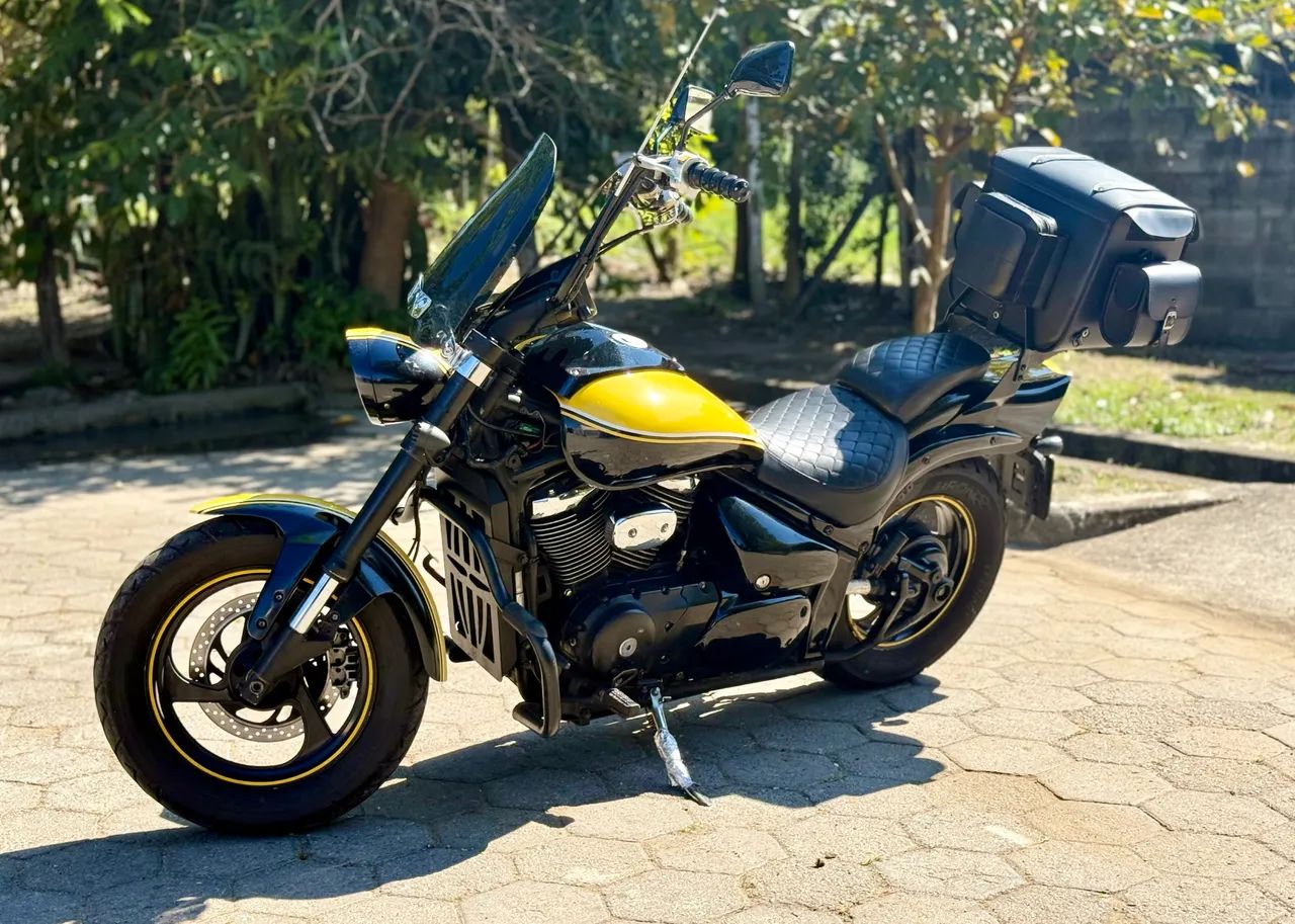 Suzuki Boulevard M800