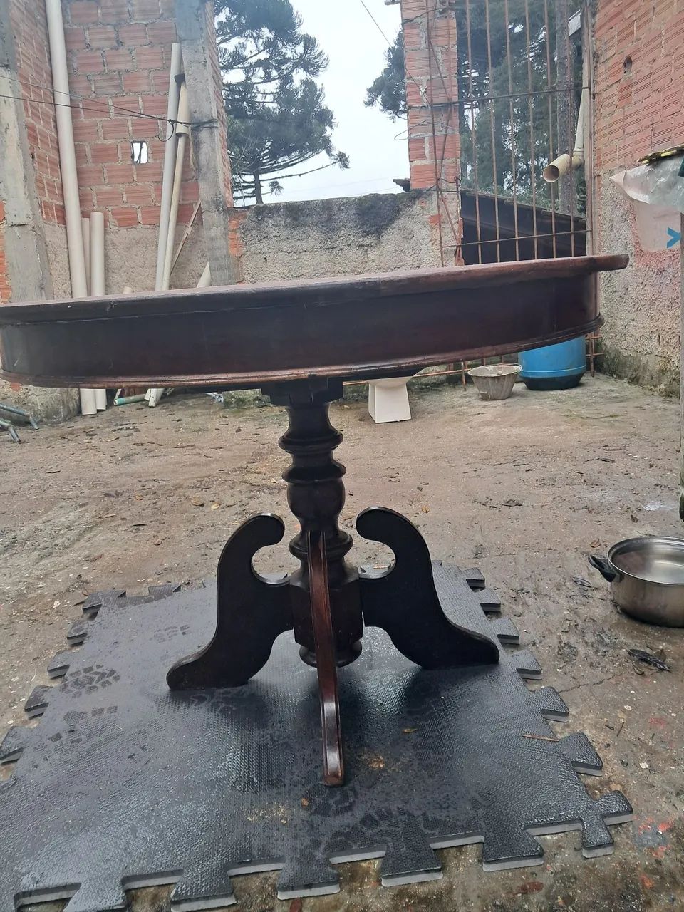 Vendo mesa ornamentada de imbuia - Foto 4