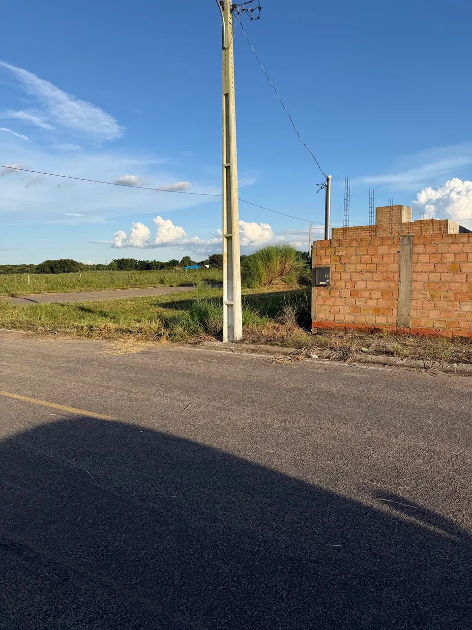 Vende-se agio terreno