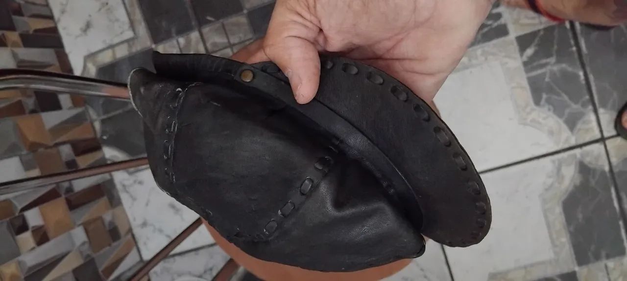 Chapéu de couro. Preto - Foto 2