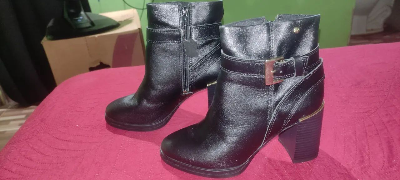 Bota com Salto - Foto 2