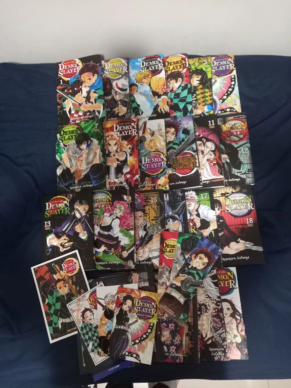 Demon slayer coleção (1-23, 3 novels e academy. Bonecos incluídos) - Foto 2