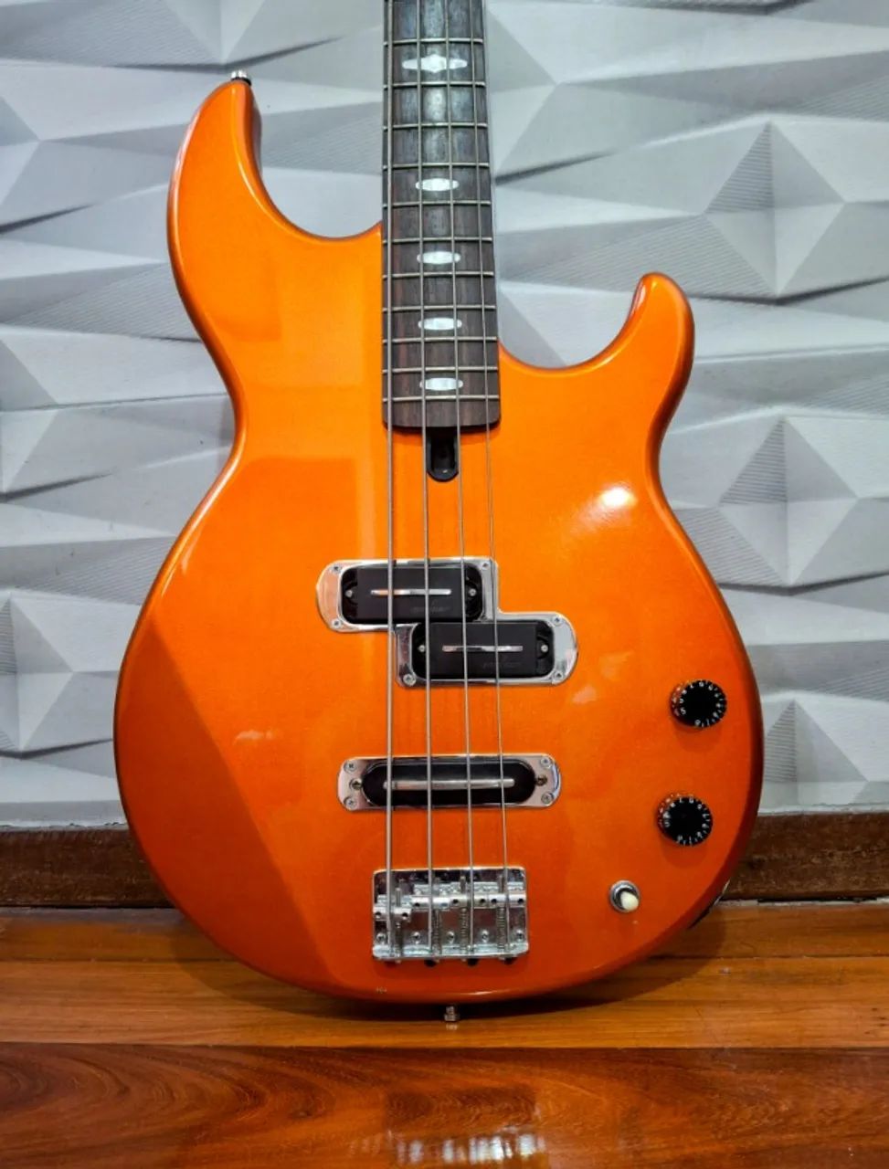 z*n様 YAMAHA BB414 Contra-Baixo Yamaha BB414 Tangerine - Raridade - Instrumentos