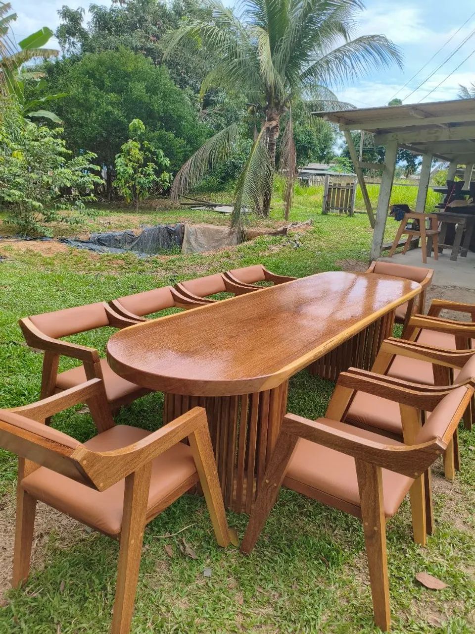 Mesa Rústica 3 metros com 10 poltronas katakana acolchoadas 