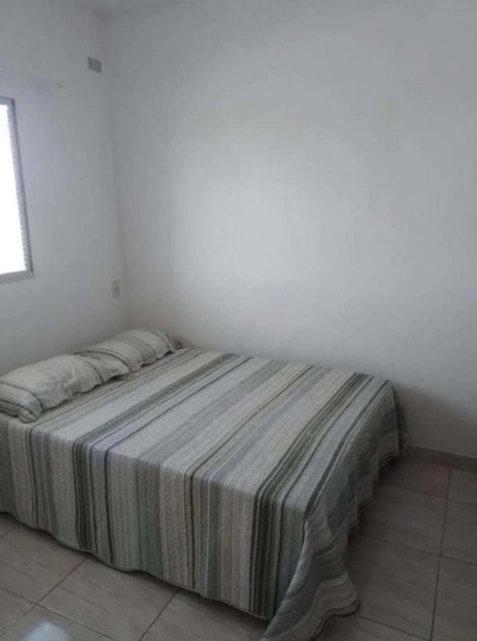 Alugo casa mobiliada 2 quartos  - Foto 2