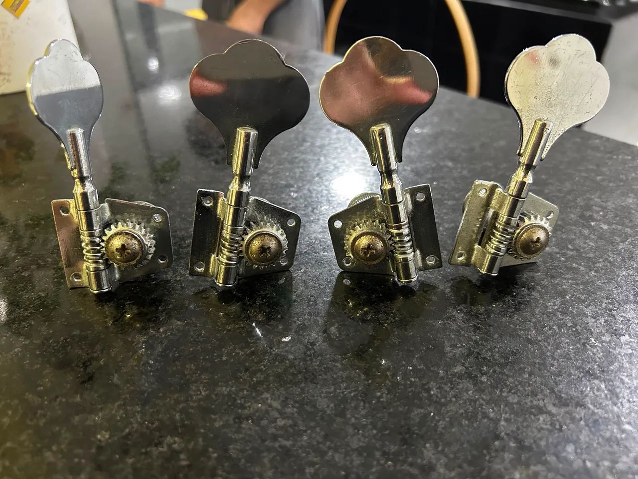 Tarrachas Jazz Bass usadas 