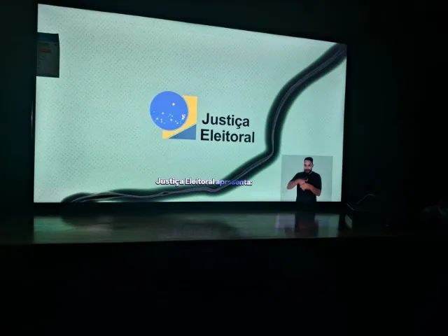 ANDROIDTV AIWA 43 NA CAIXA - DISPLAY COM MANCHA - Foto 2