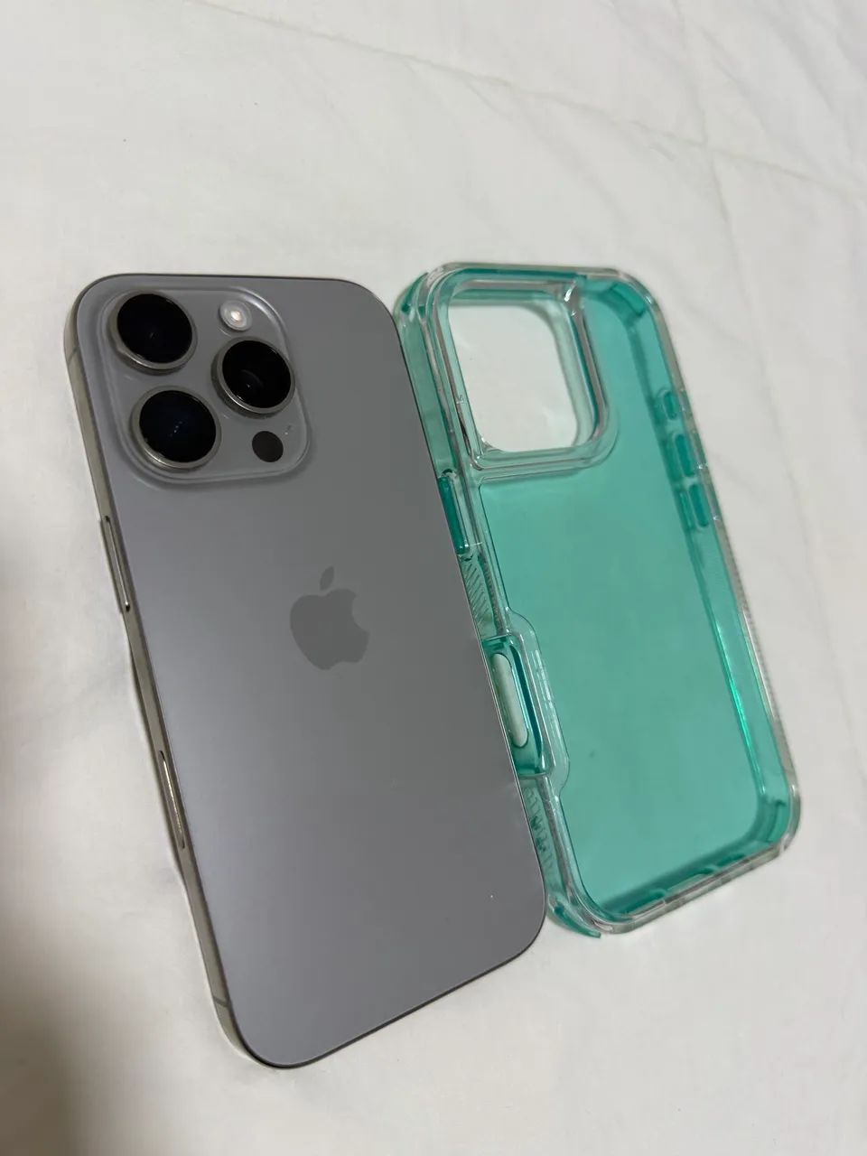 Apple iPhone 16 Pro (256 GB) - Titânio natural