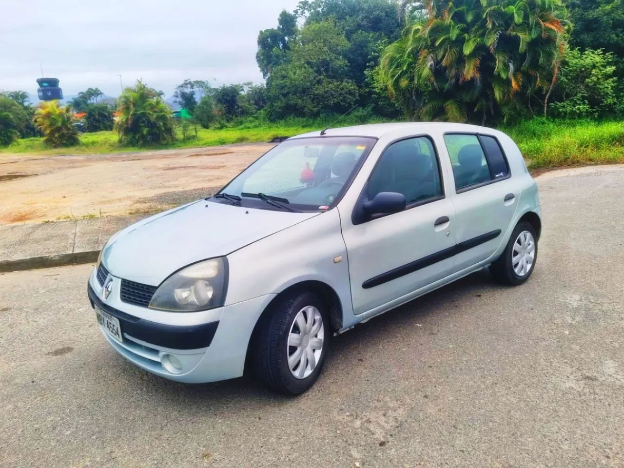 Renault Clio Authentique 1.0/1.0 Hi-power 16V 3P 2003