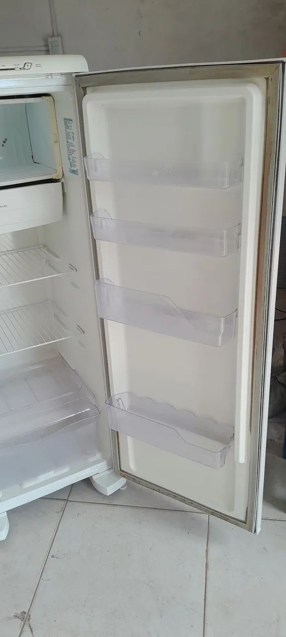 Geladeira Electrolux entrega grátis  - Foto 5