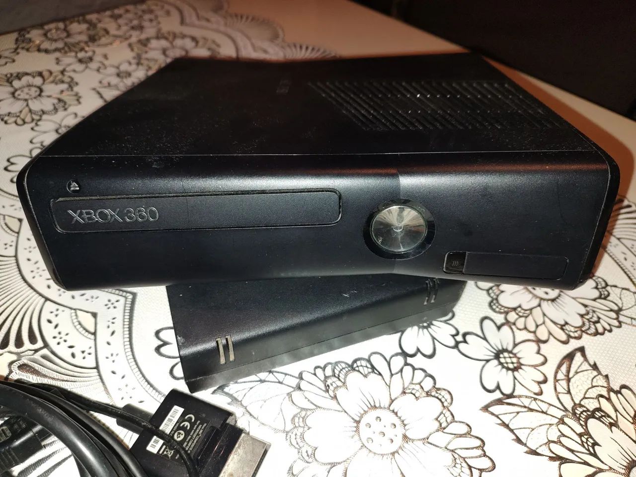 XBOX360 COM 3 JOGOS  (O MÍNIMO QUE ACEITO É 500 ) - Foto 5