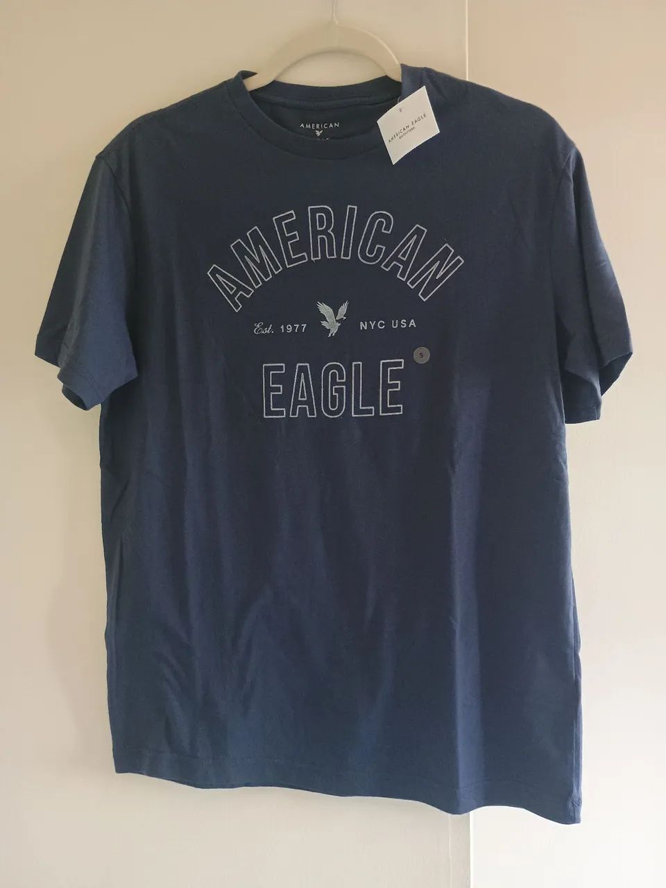 Camiseta American Eagle - Tam P- com etiqueta