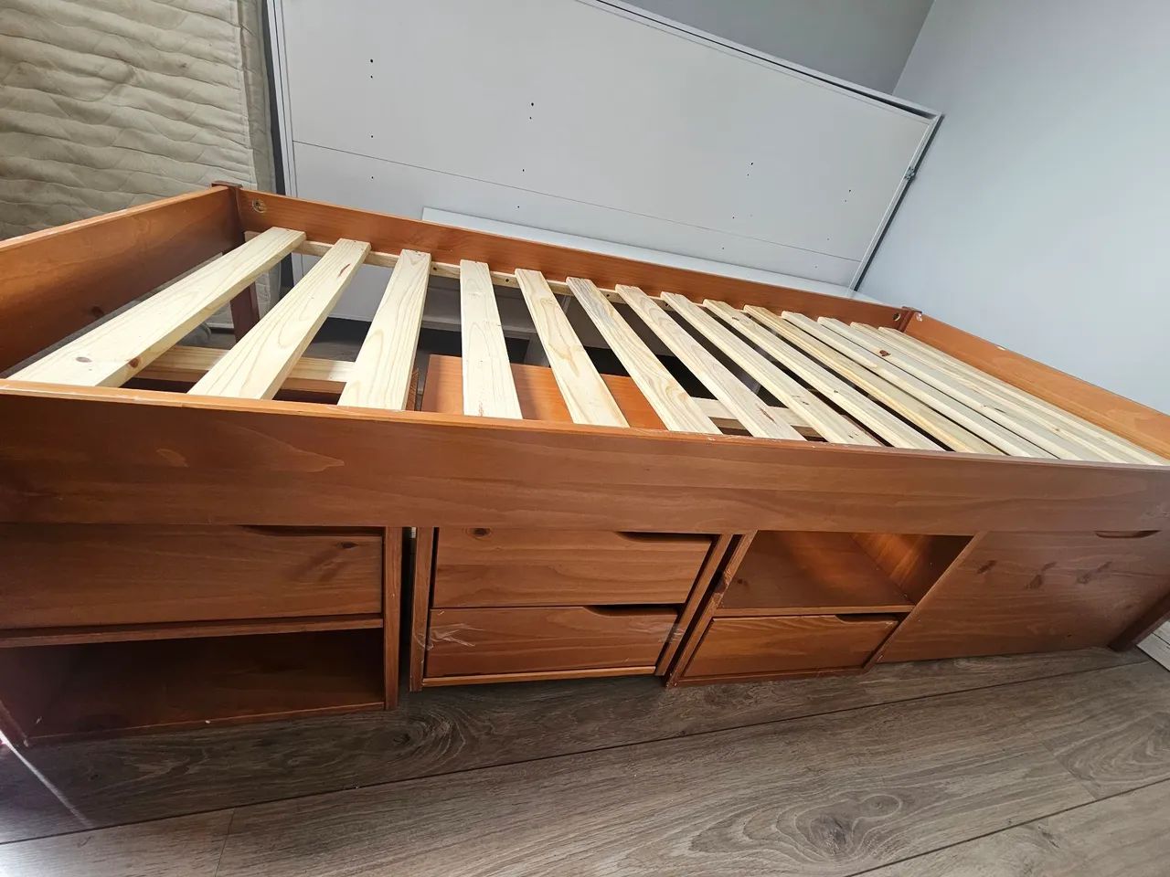 Cama de Solteiro Charme Inter Link com 3 Gavetas + Mesa de Cabeceira