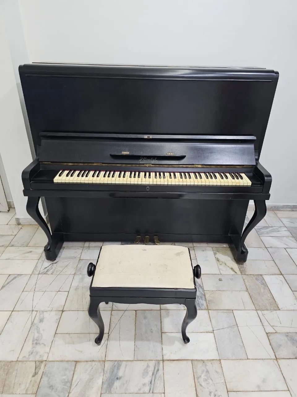 Piano J. Hoelzl