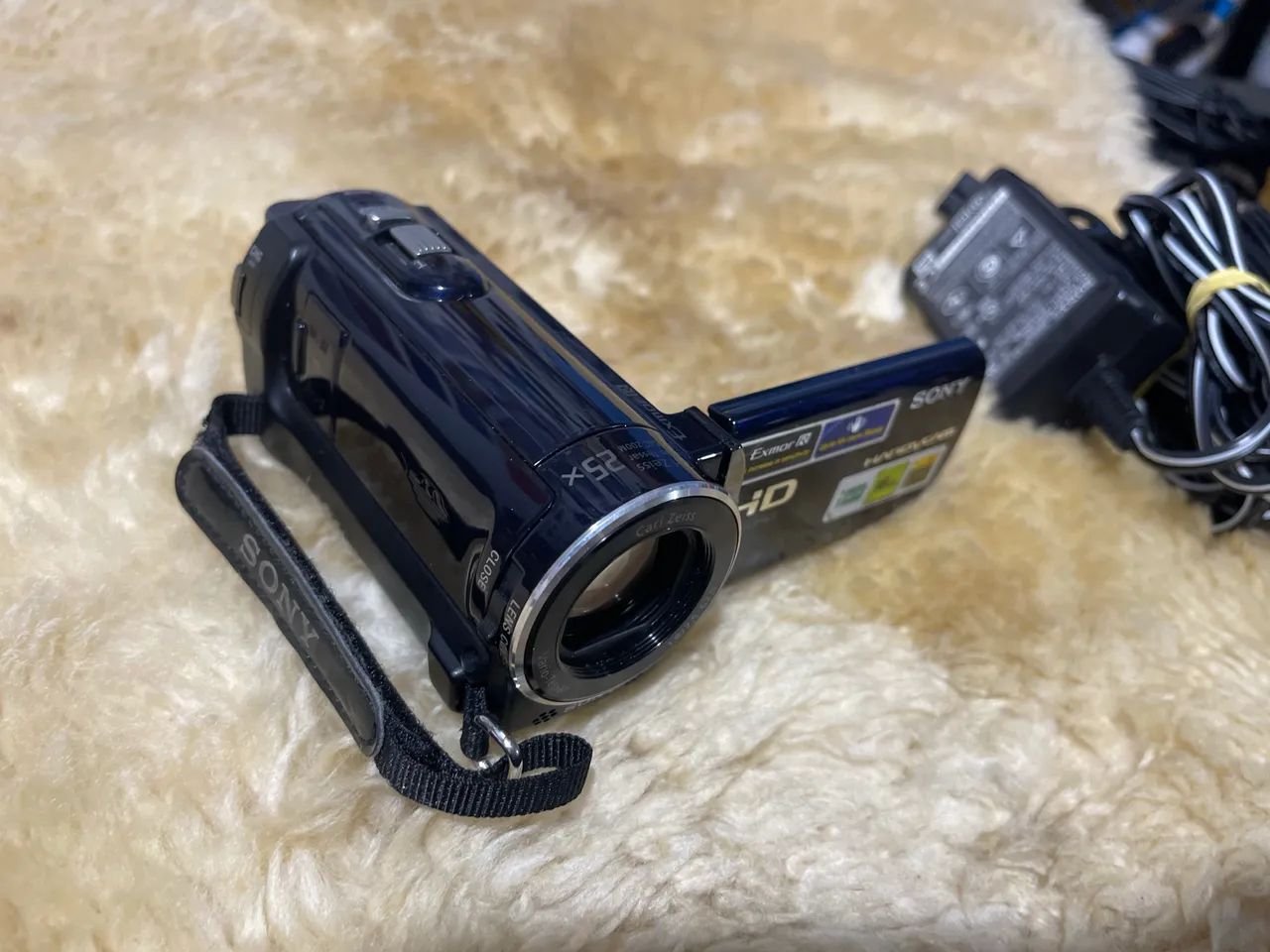 Filmadora Sony Handycam HDR-CX150 Full HD - 16GB - Carl Zeiss - Foto 3