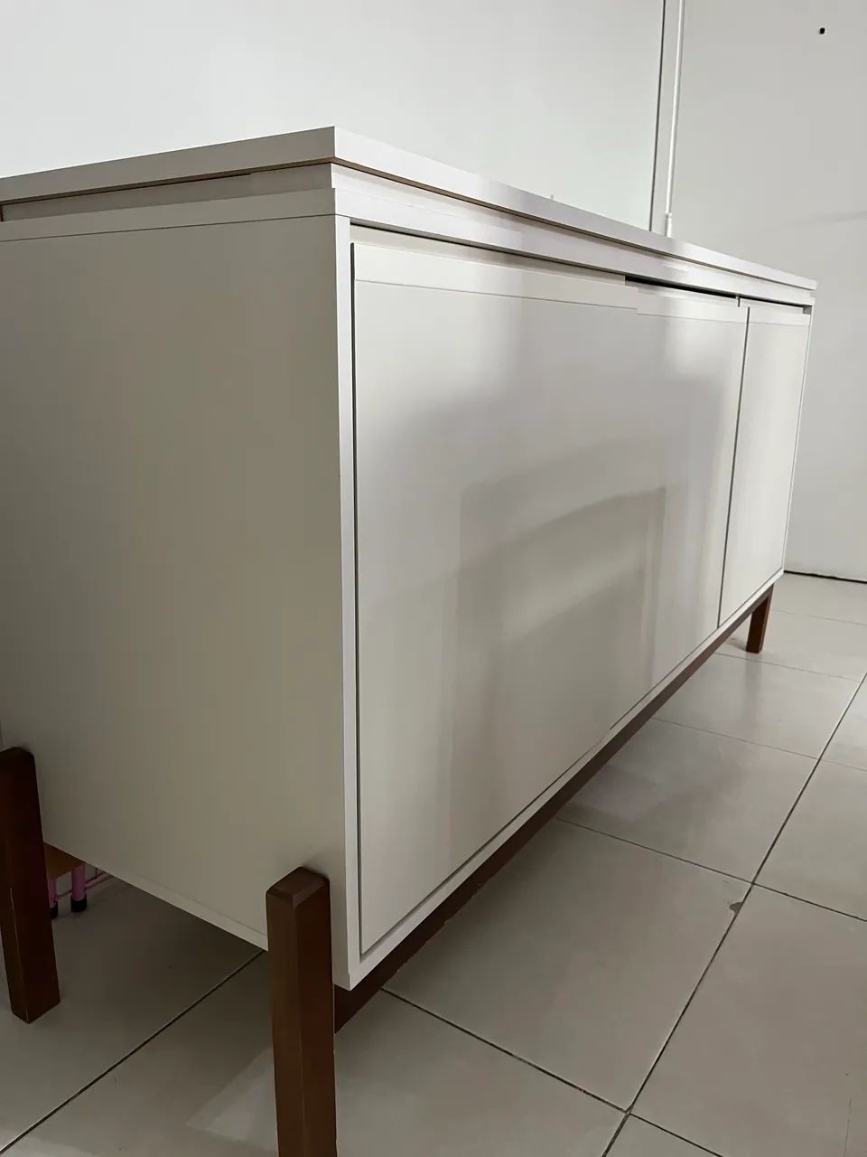 Mesa com 6 cadeira e o bufet.  - Foto 3