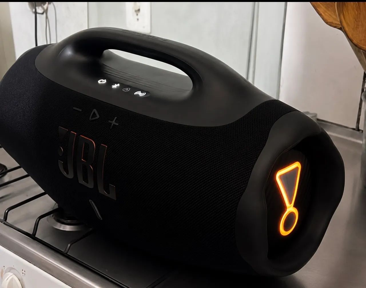 Bombox 4