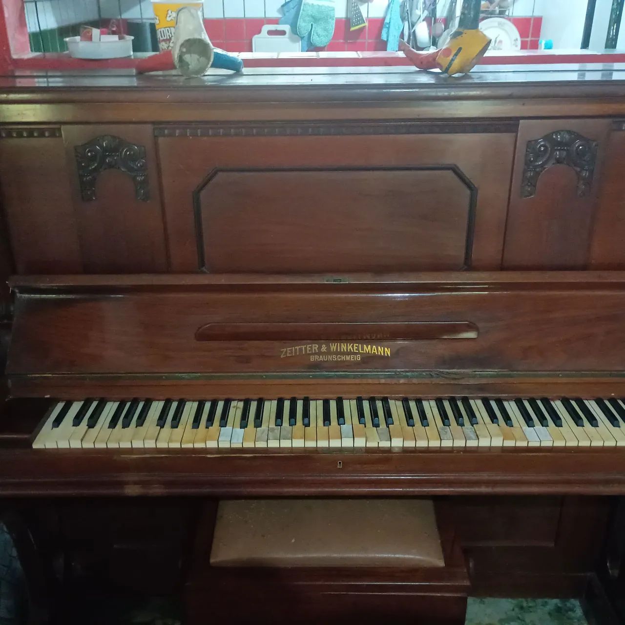 Piano usado quebrado 
