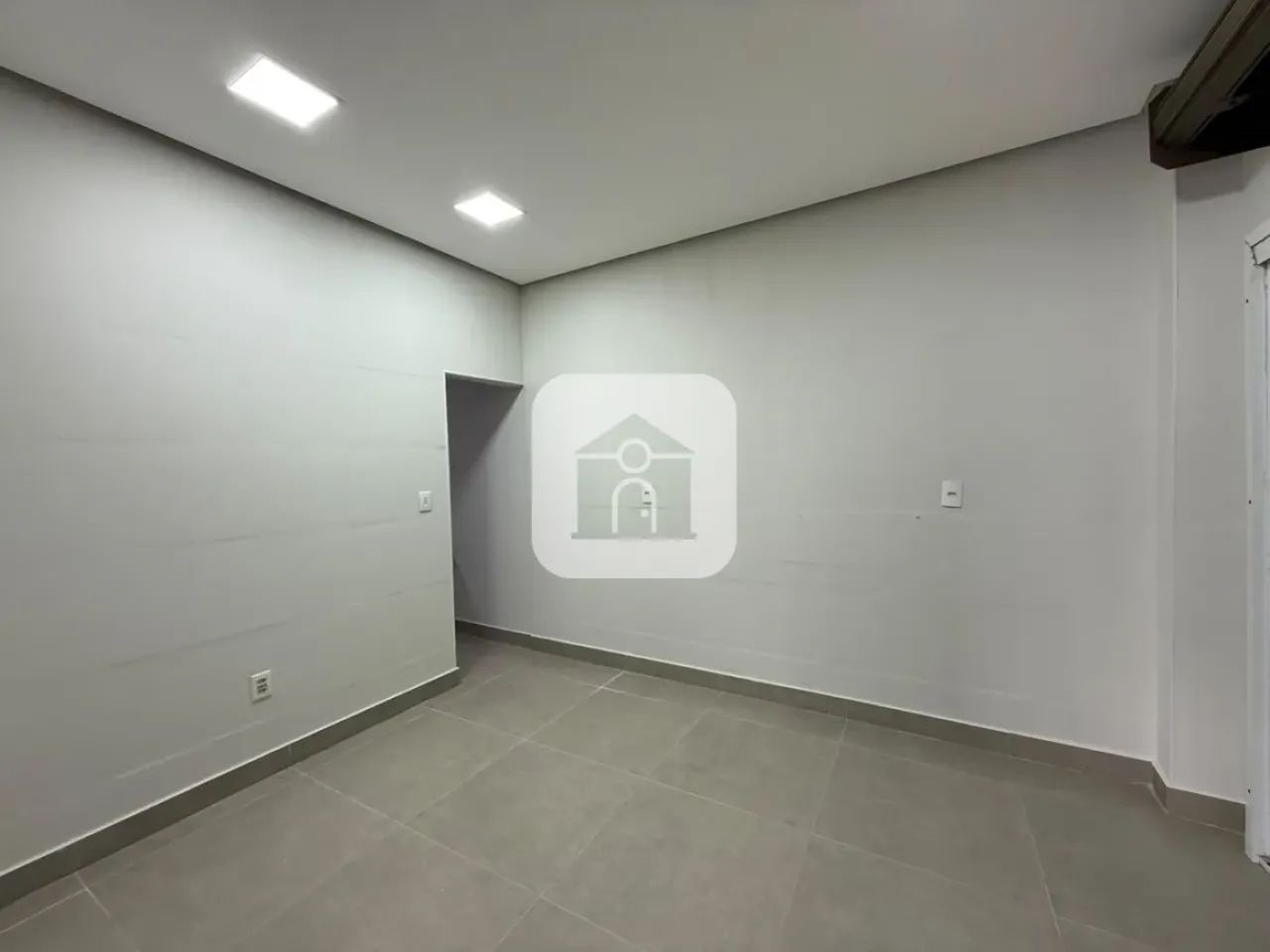 Loja comercial com 70m² para locação no bairro Martins - Foto 5