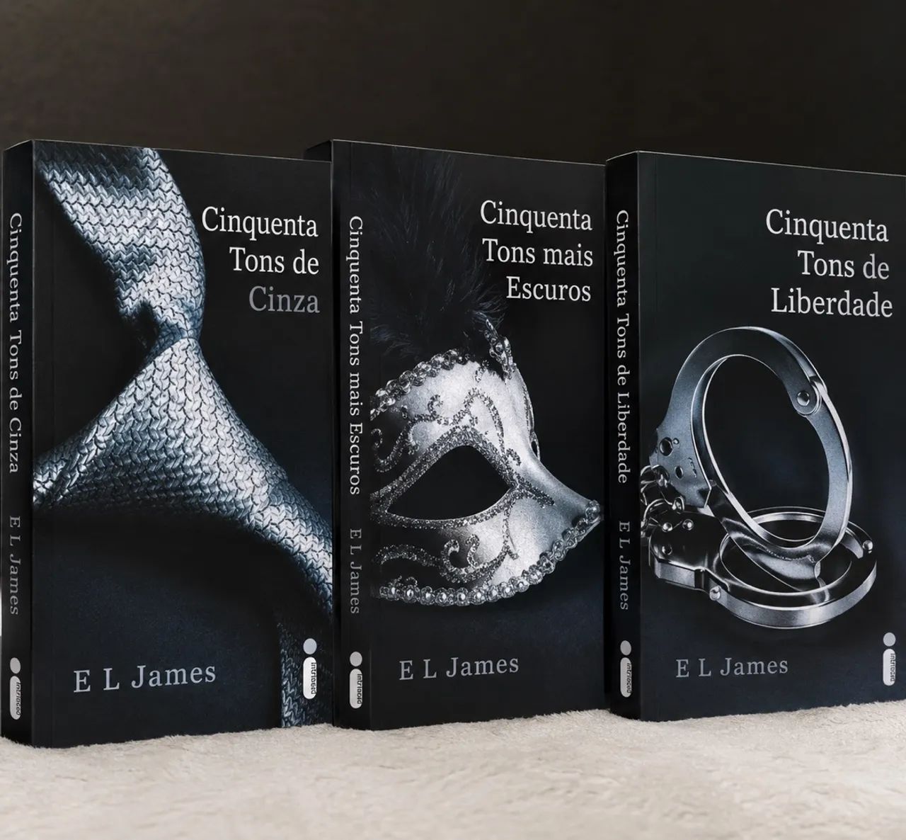 Vende-se livros  - Foto 3
