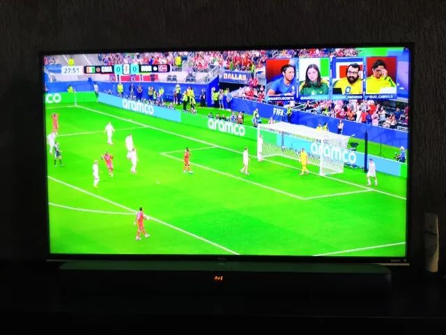 Smart TV Philco 49" - Perfeito Estado (Com Peça de Reposição!)